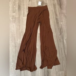Women - Leg slit Palazzo Pants